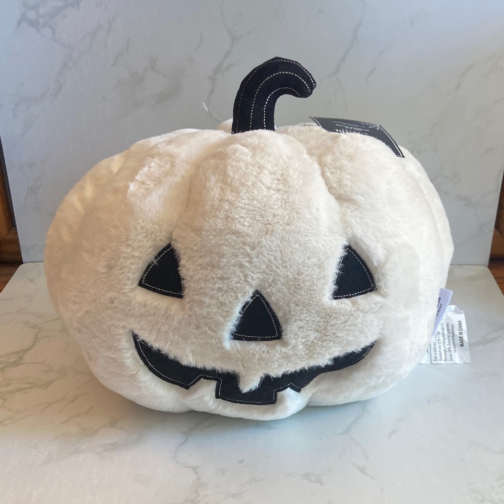 New Martha Stewart White Black Halloween Plush Pumpkin Throw Pillow Home Decor